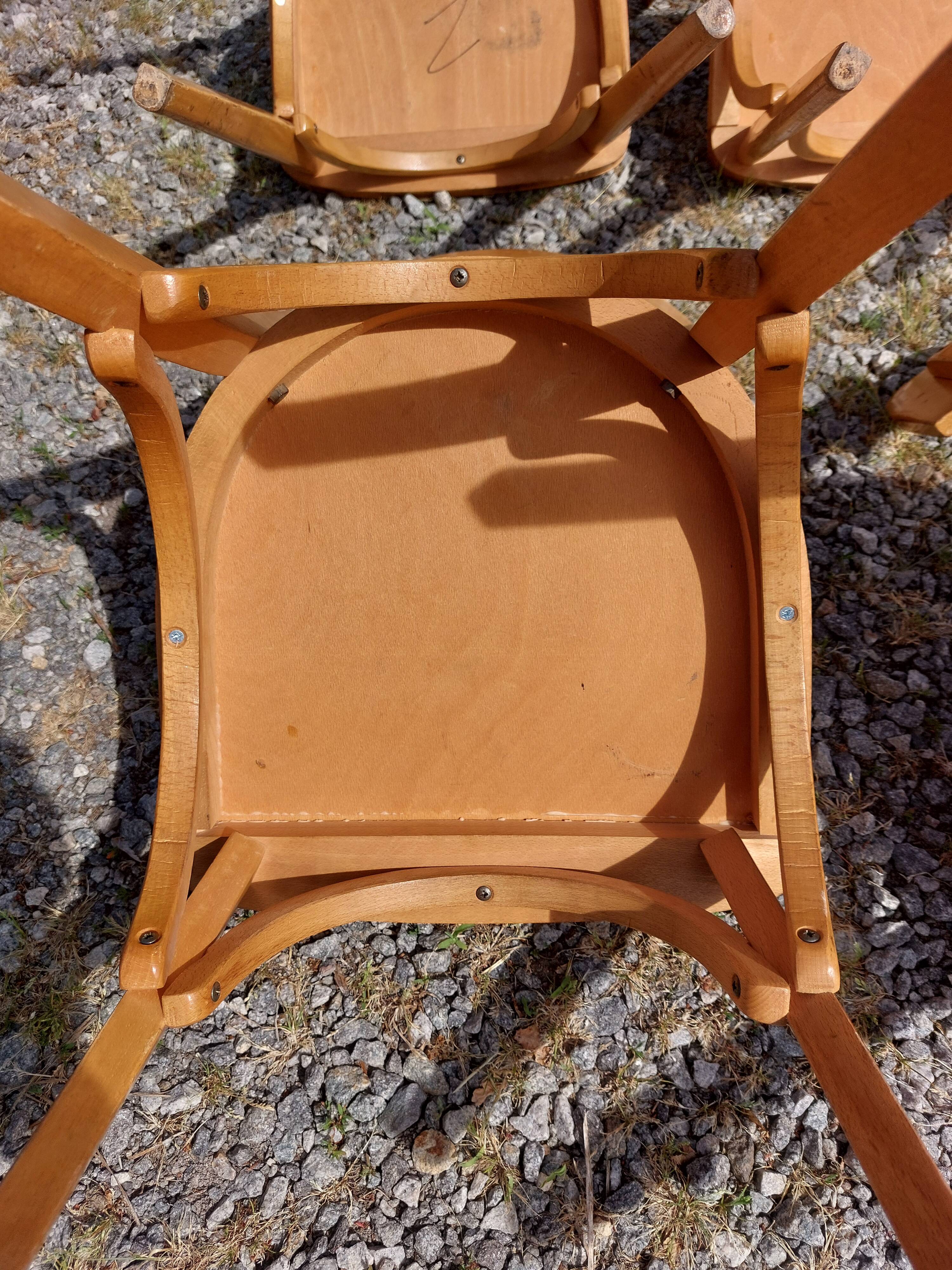 11 chaises bistrot style Baumann