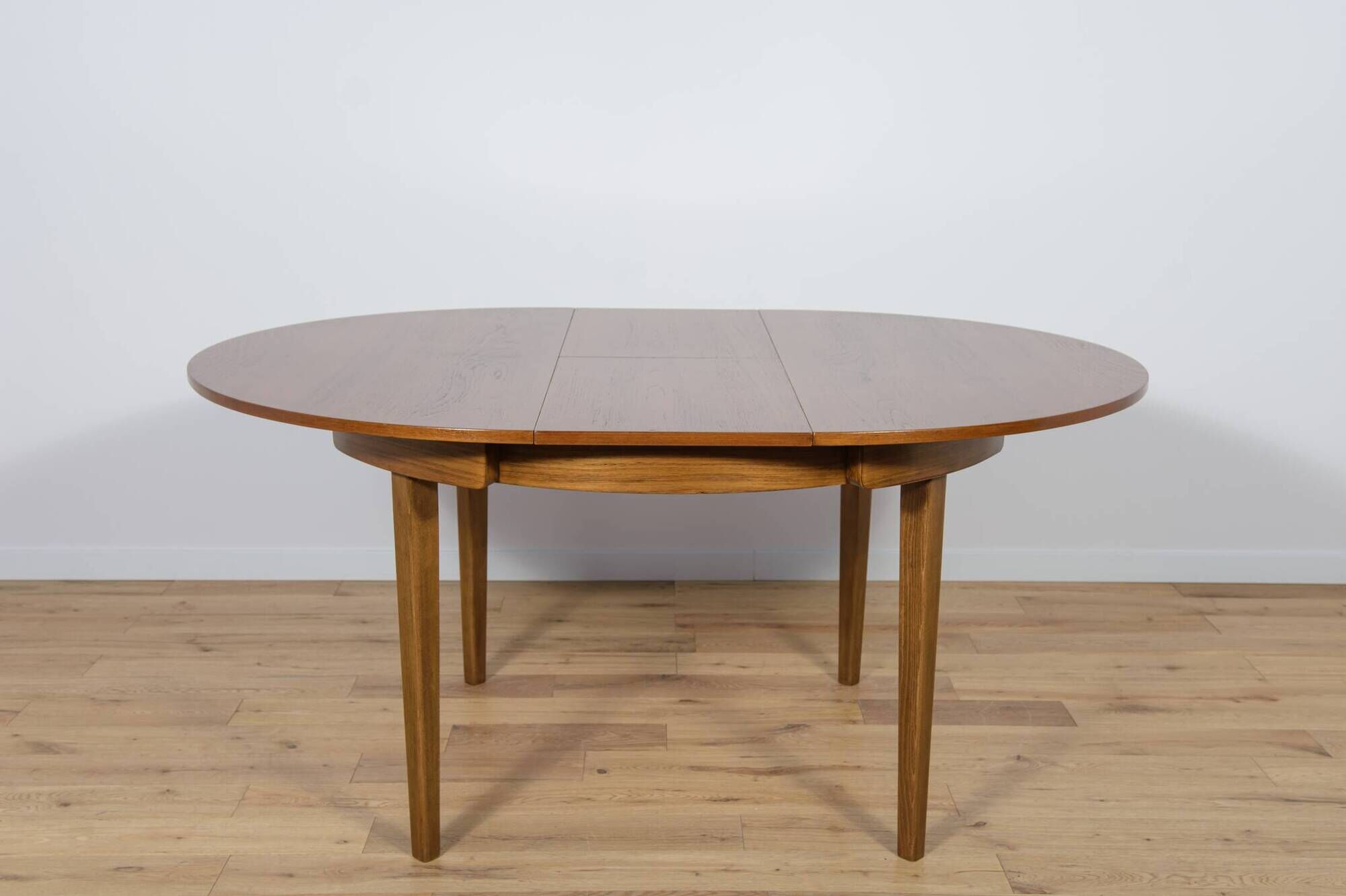 Mid-Century Round Extendable Dining Table and Chairs from McIntosh, 1960s, Set of 5