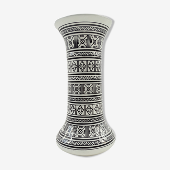 Vase tunisien noir et blanc