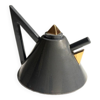 Decorative teapot by Memphis Nefertiti series