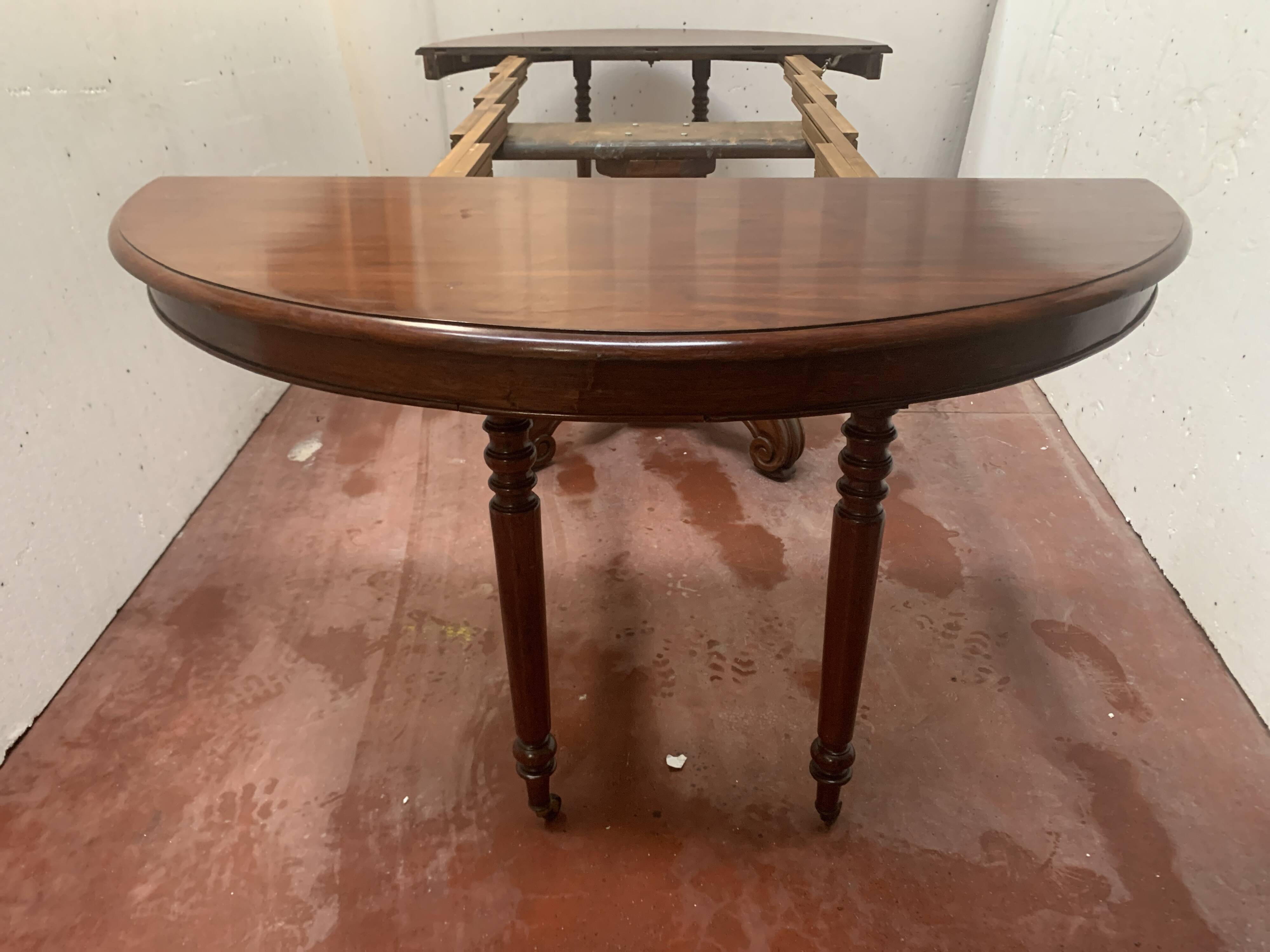 Napoleon III central leg table Solid mahogany 19th century