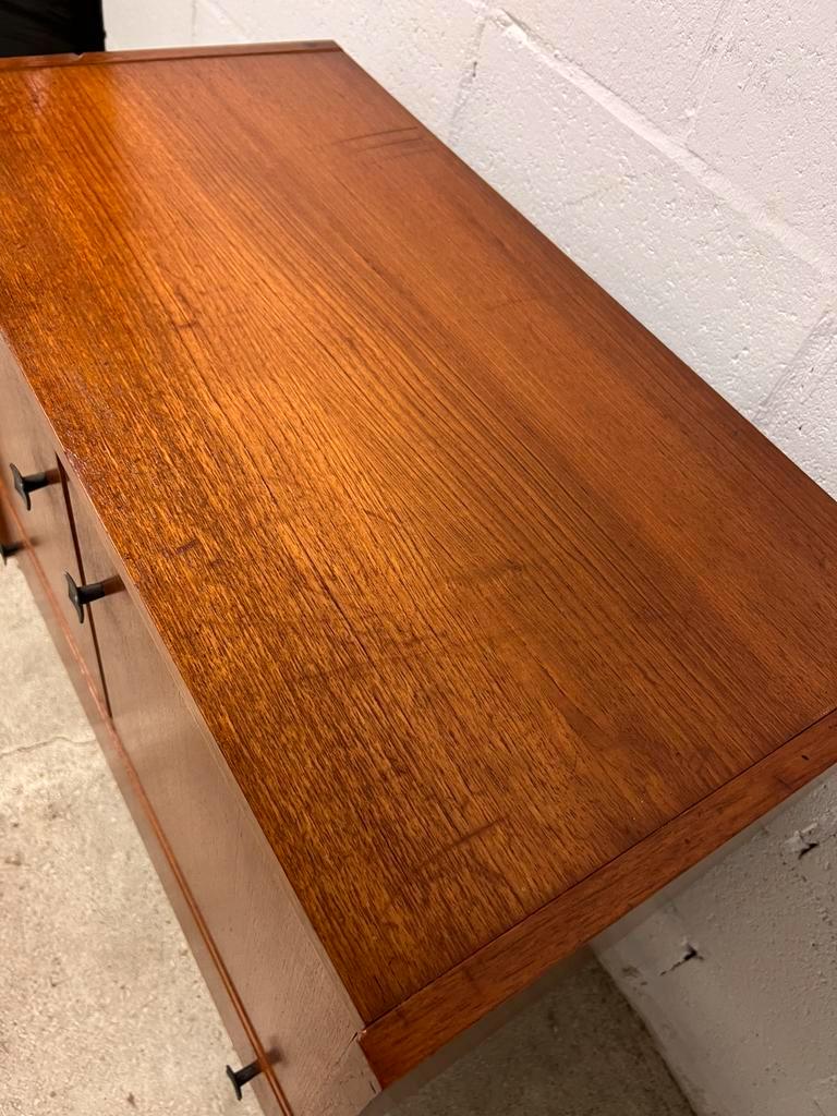 vintage chest of drawers / cabinet