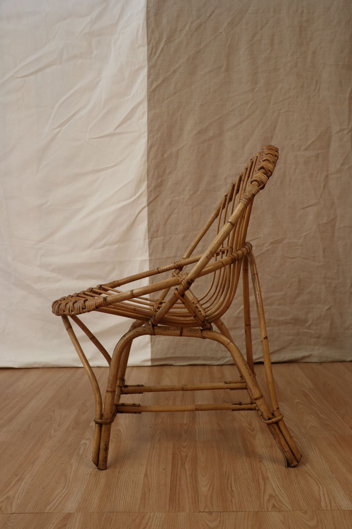 Round rattan chair