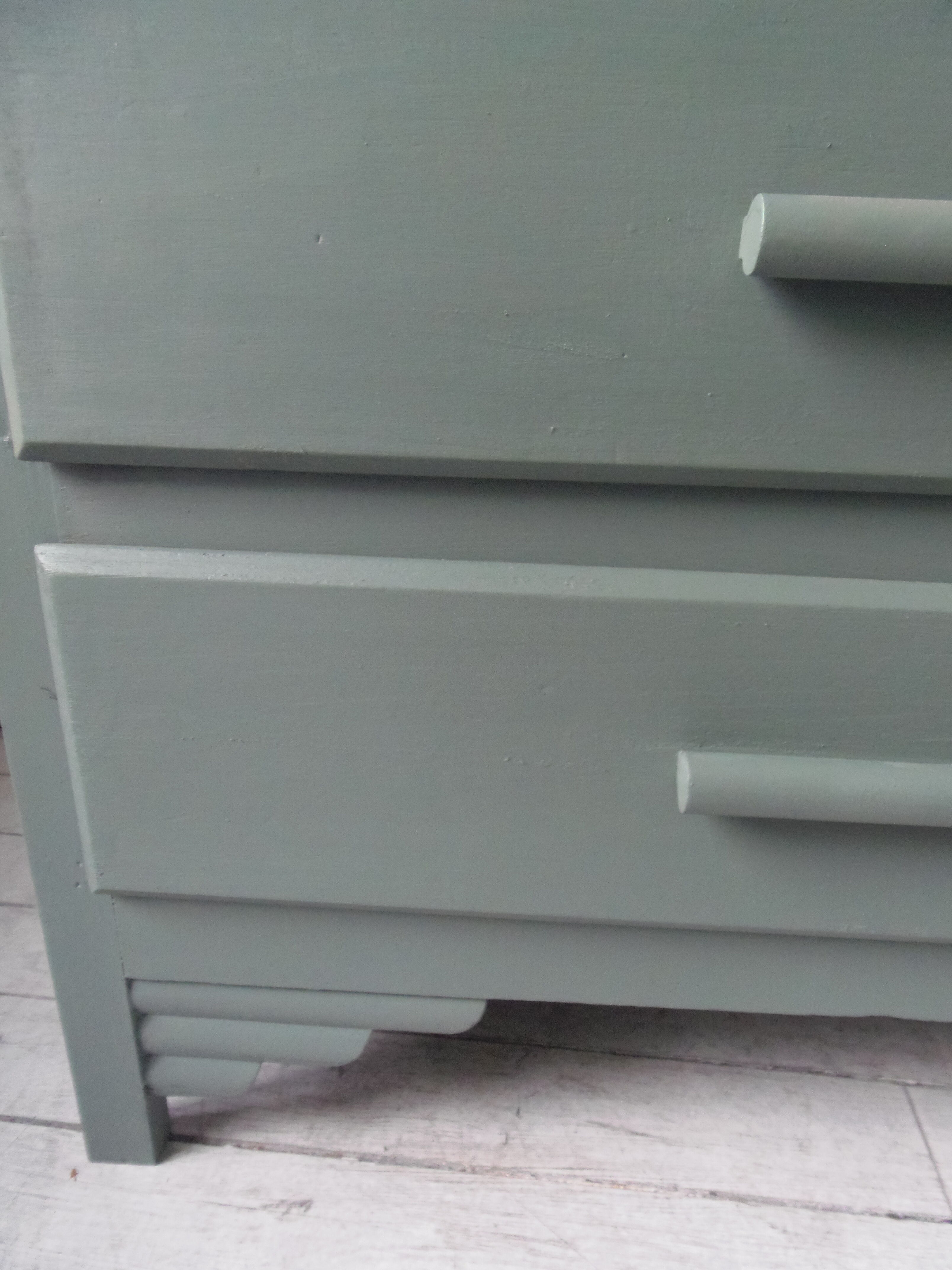 Vintage chest of drawers
