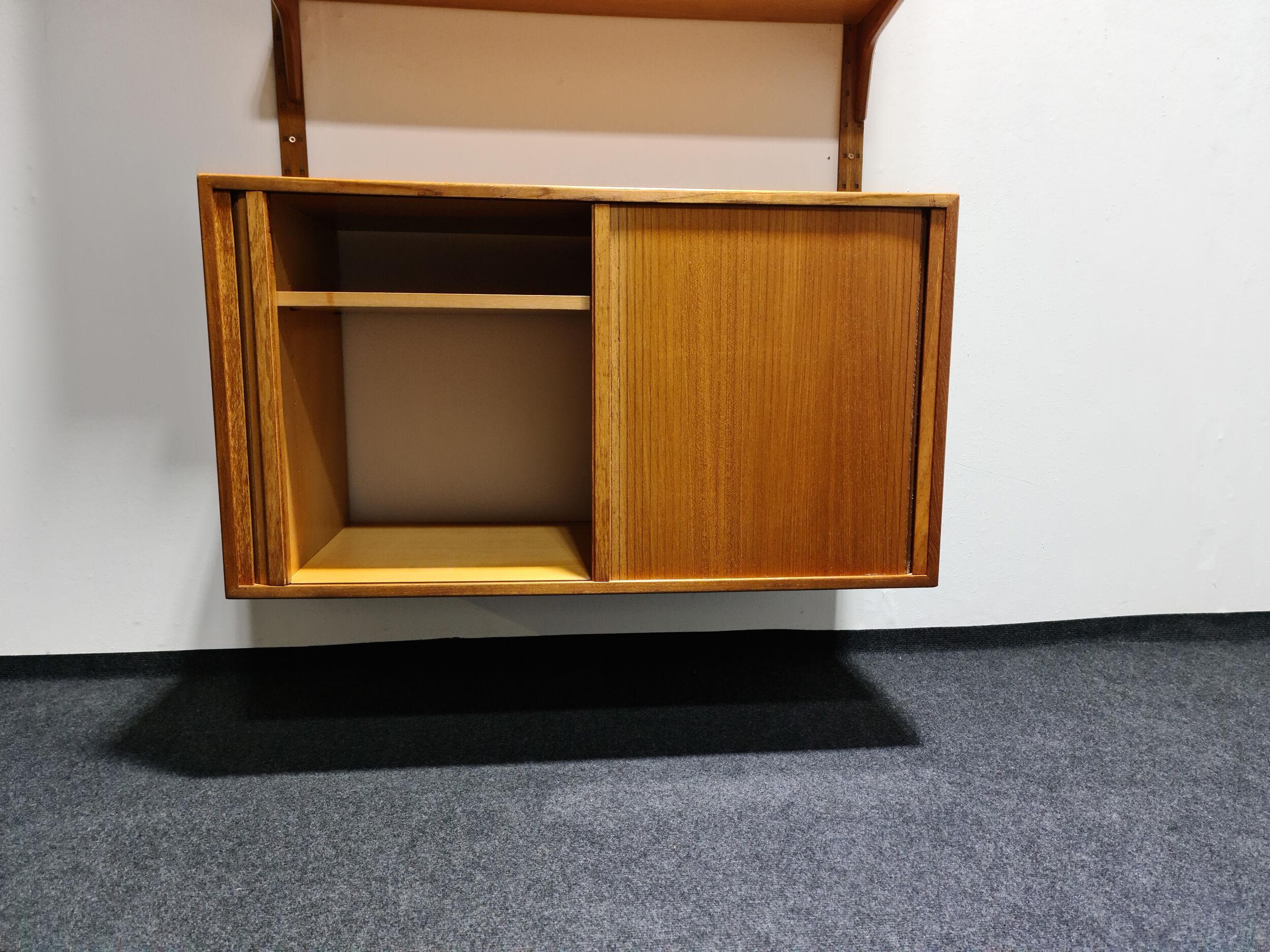 Unité murale en teck vintage par Rud Thygesen et Johnny Sørensen pour HG Furniture Denmark