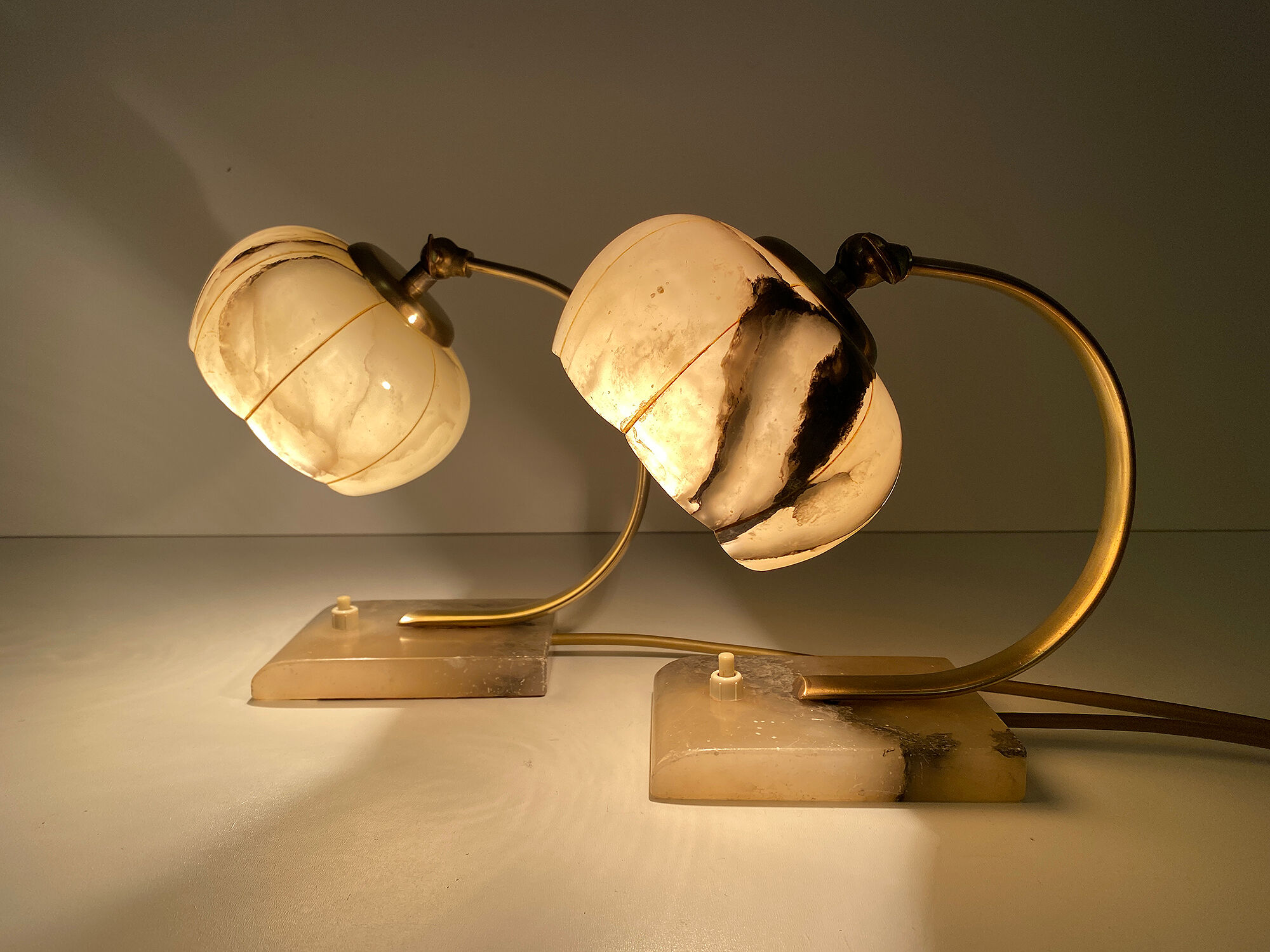 Pair of vintage art deco lamps, albatre marble brass, 30 years