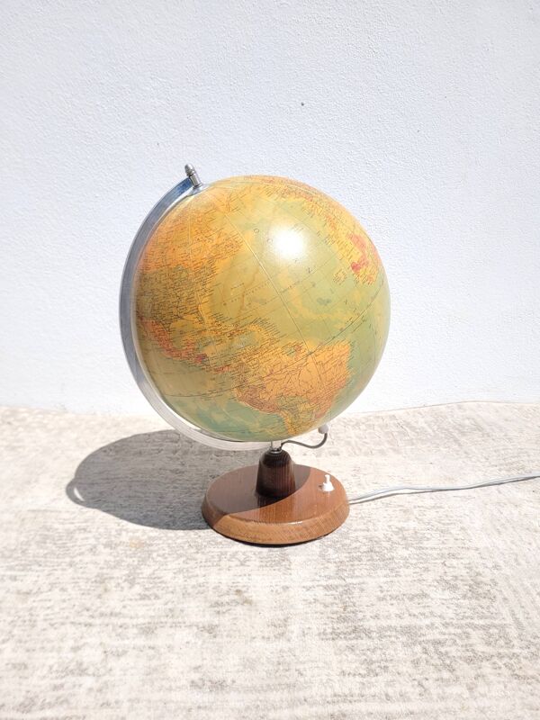 Grand globe terrestre vintage rétro-éclairé ou mappemonde
