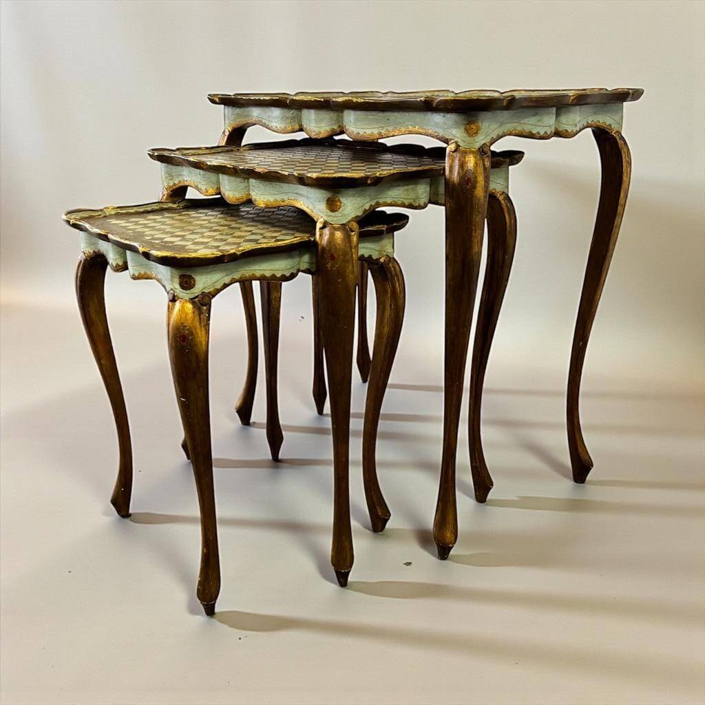 Set of 3 vintage nesting tables / side tables