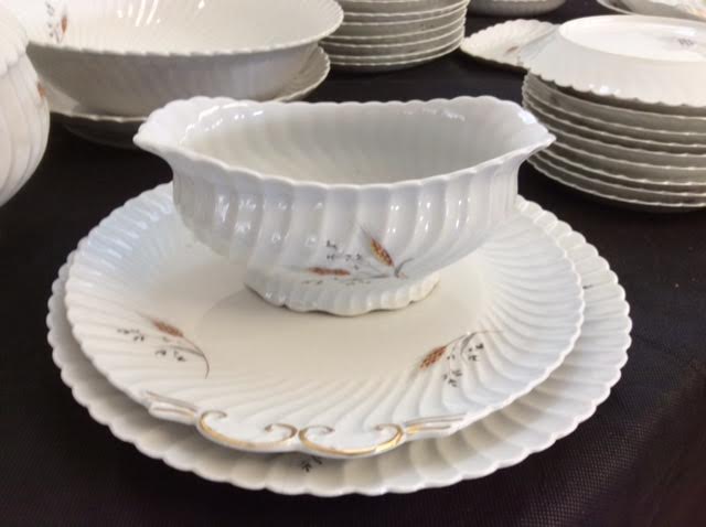 Porcelain table service