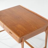 Model 200 Desk by SvenModel 200 Desk by Svendd Åge Madsen for Sigurd Hansen, Denmark 1958.