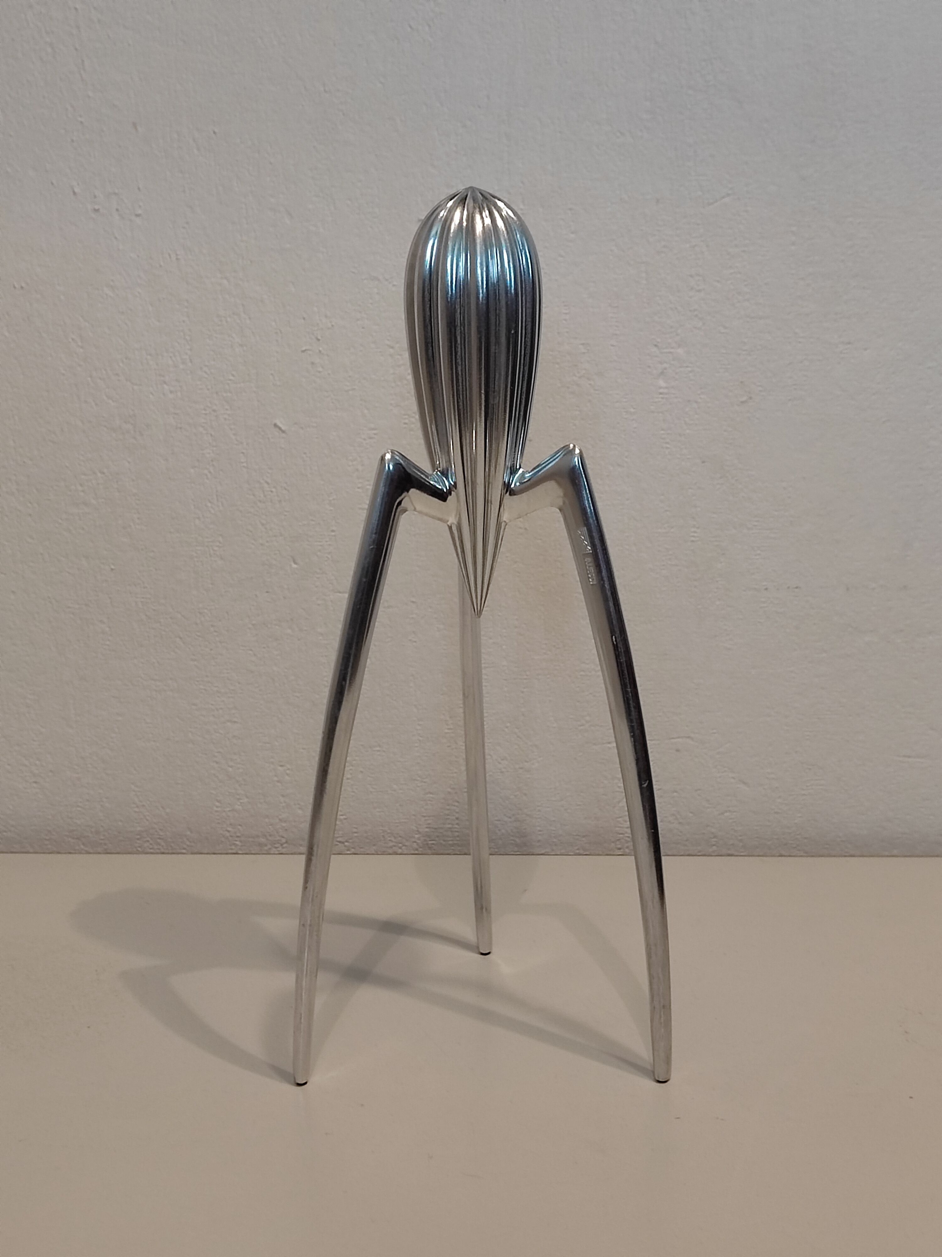 Citrus press " juicy Salif " by Philippe Starck.