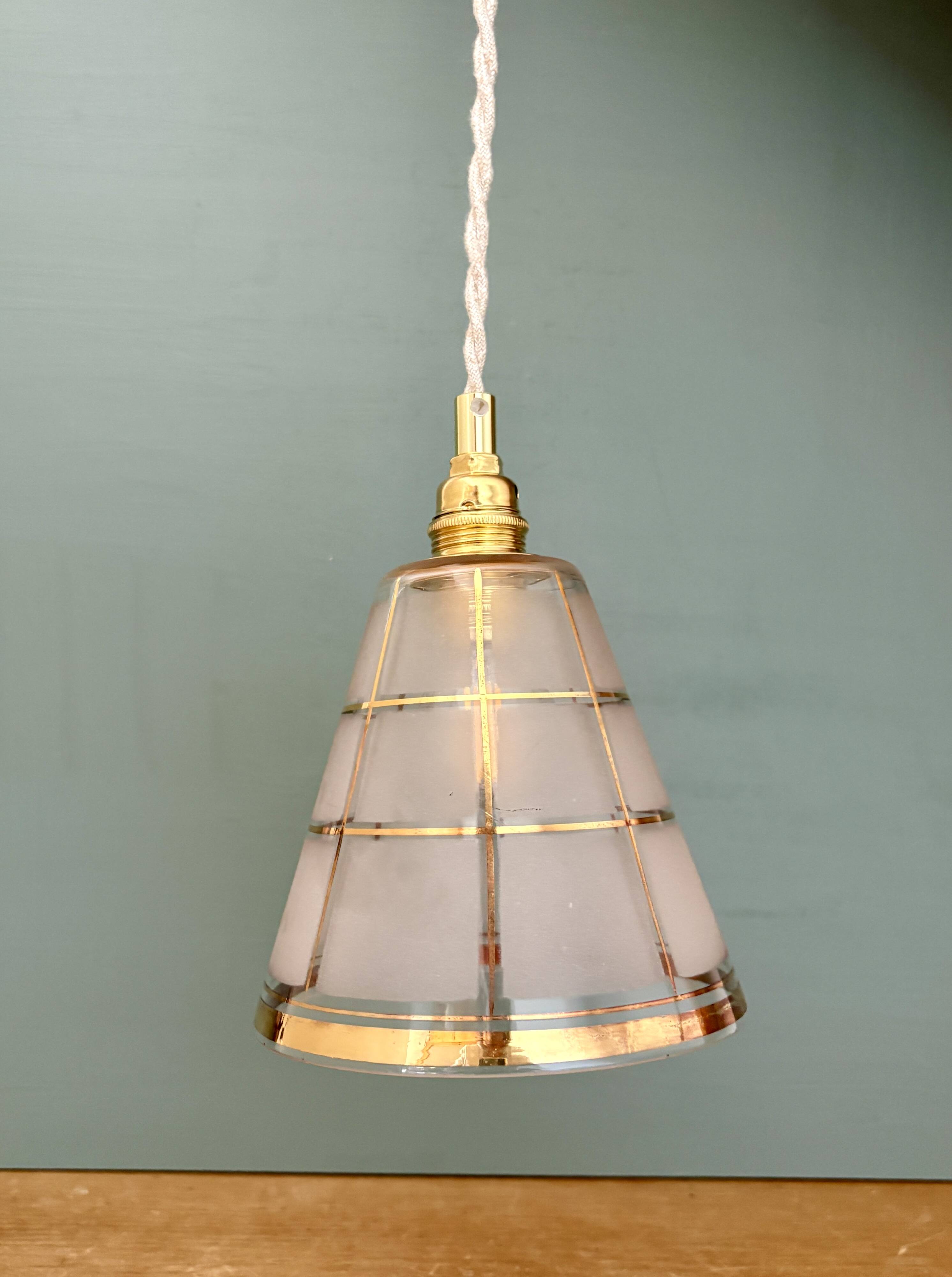 Suspension tulipe vintage en verre blanc et or