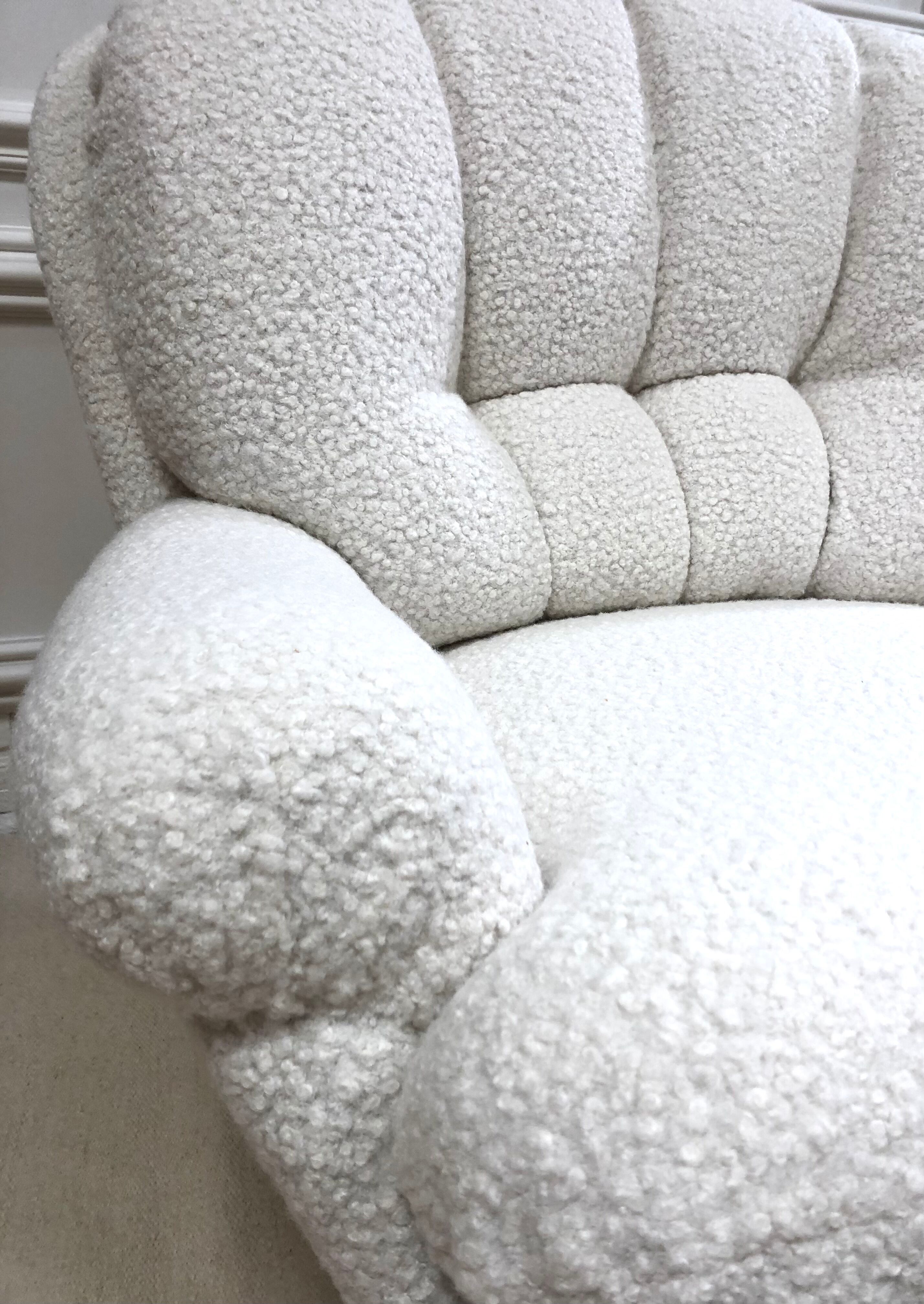 Vintage 80s shell armchair in curly wool
