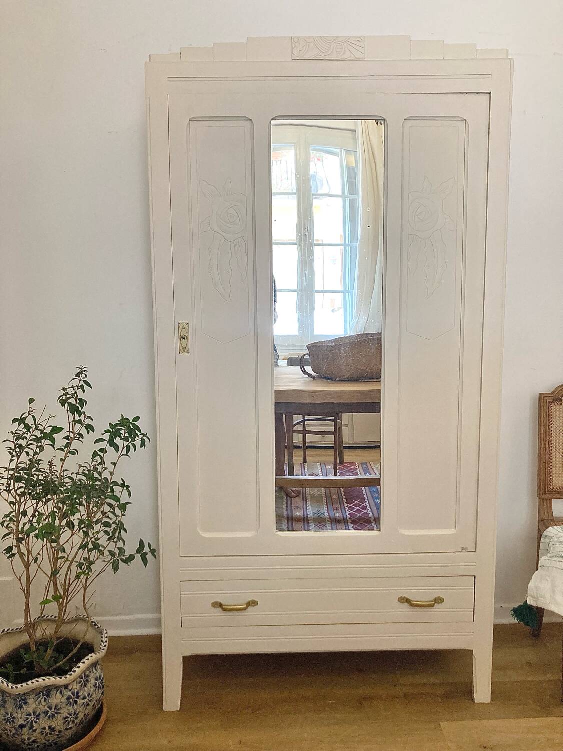 Small Parisian wardrobe