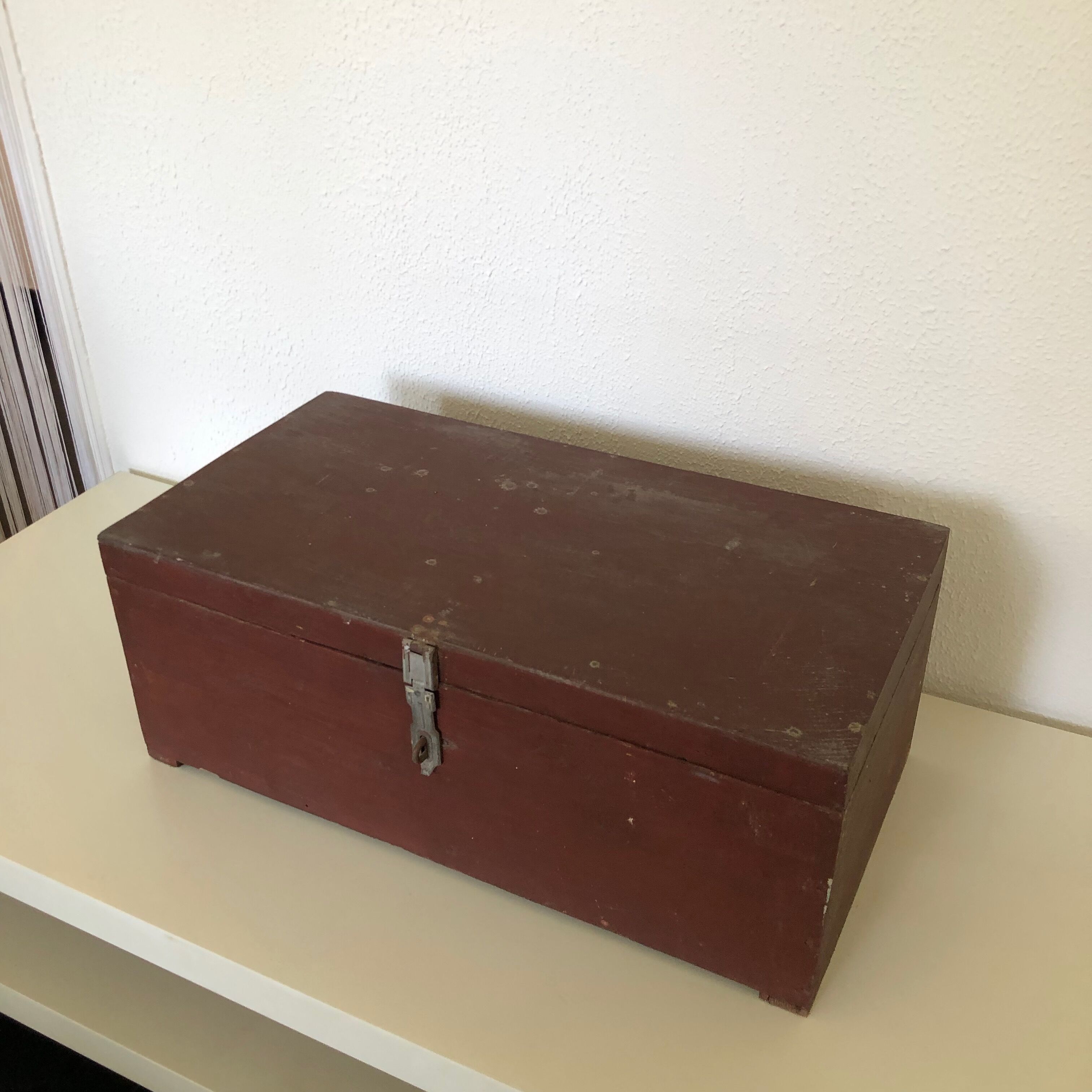 Vintage box 1960 old toys - 63 x 32 x 24 cm