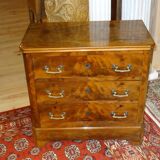 Commode XIXème en plaquage d'acajou, trois tiroirs, 81x80x43 cm