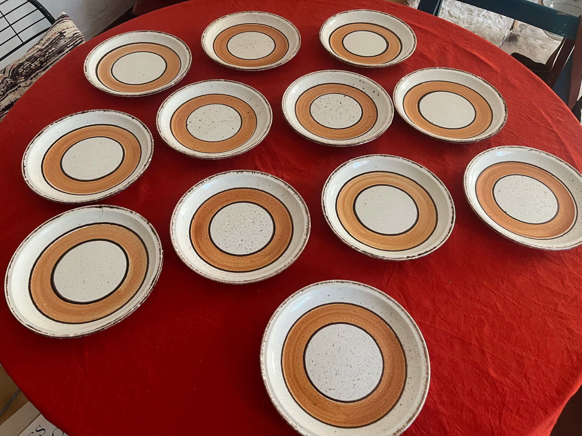 Twelve vintage dessert plates Gien Vésuve