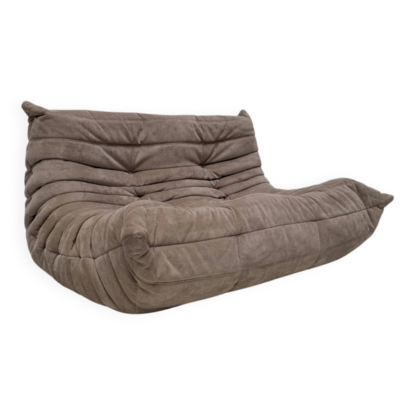 Canapé 2 places Togo en alcantara taupe original par Michel Ducaroy pour Ligne Roset, années 1990