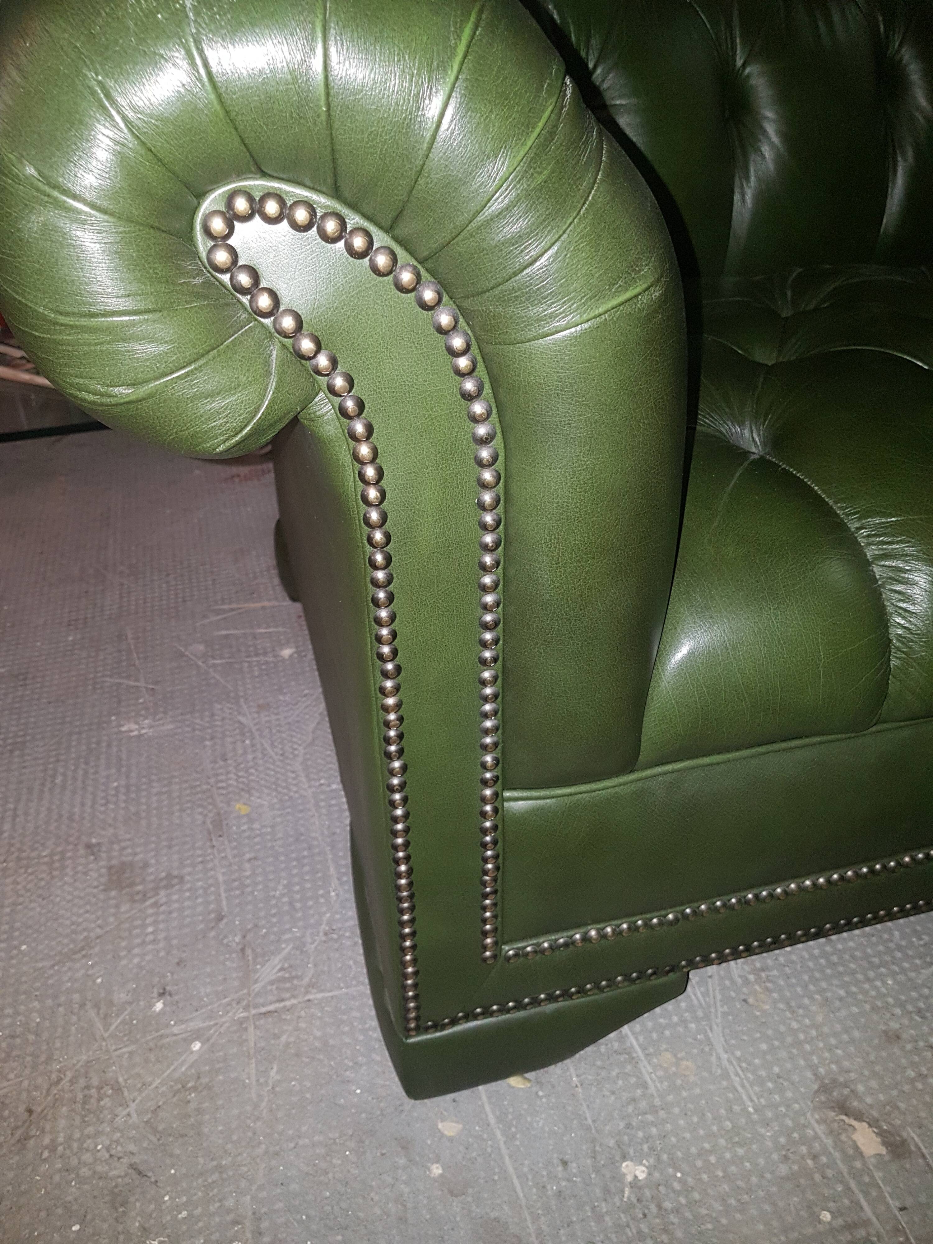 Chesterfield 3-seater dark green sofa
