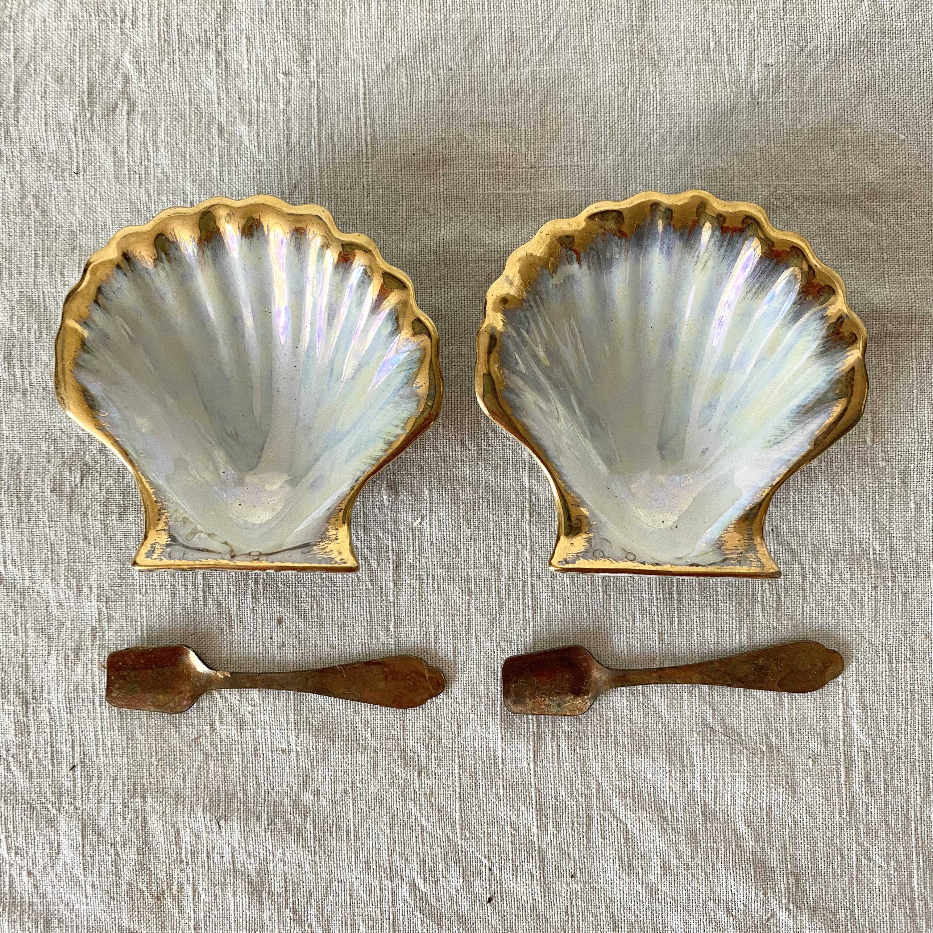 Porcelain seashell salt and pepper shakers in their case