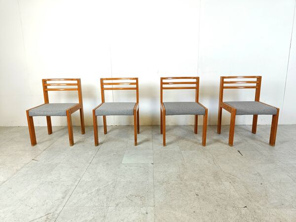 Ensemble de 4 chaises de salle à manger en bois de pin SG 1200 par Cees Braakman, années 1970.