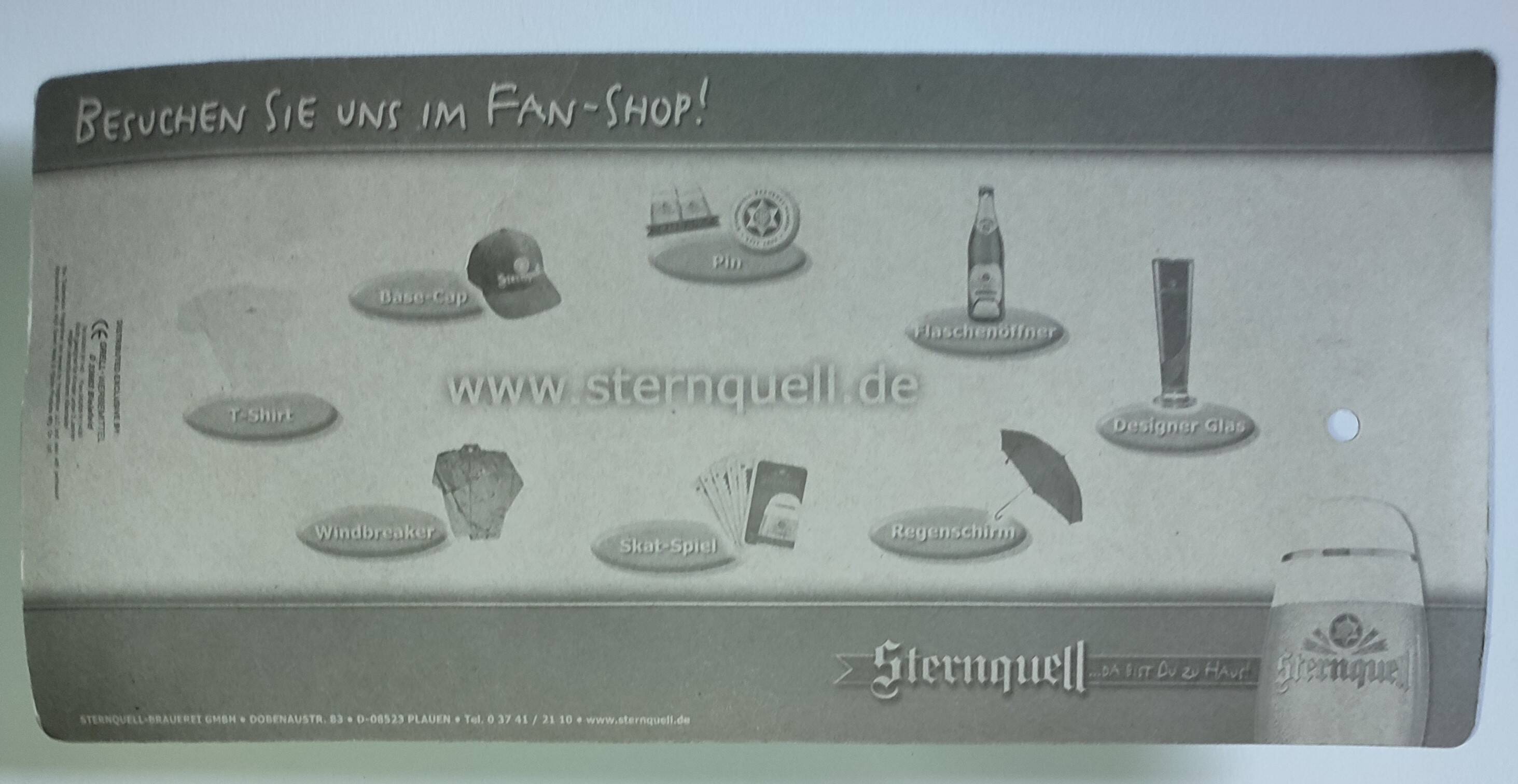 ''Freightliner'' semi-trailer + platform supporting 1 tree