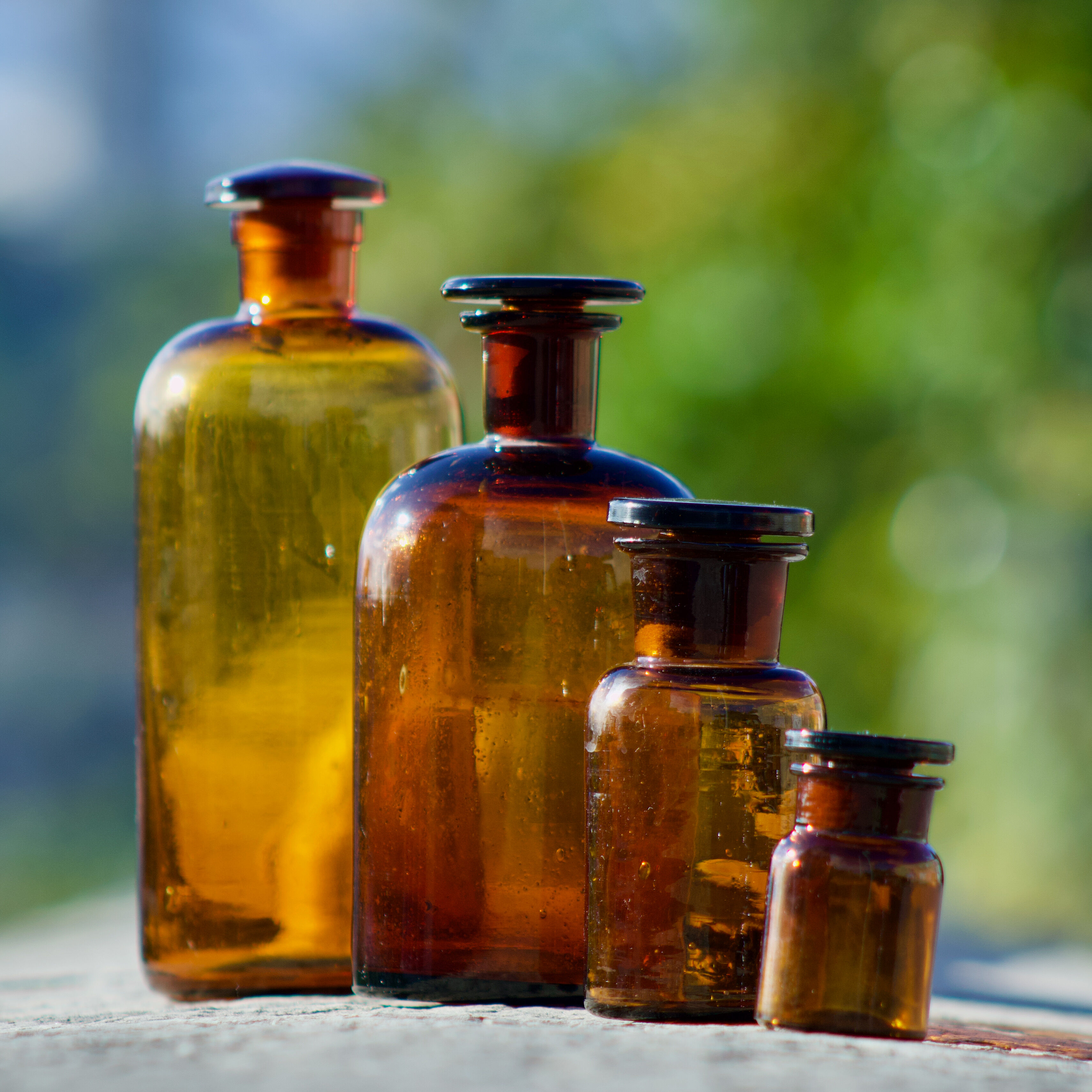 4 old apothecary bottles / amber glass pharmacy in perfect condition dated before 1960
