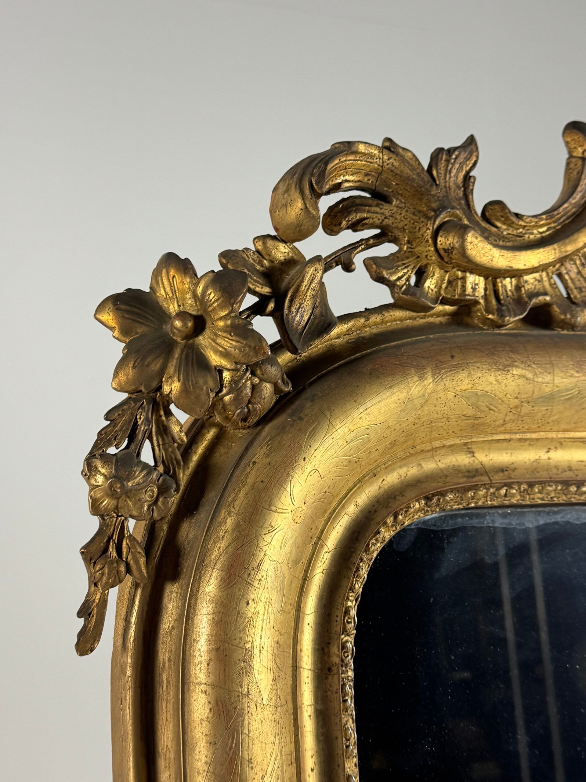 Ensemble de 2 miroirs dorés antiques français du 19ème siècle