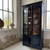 Napoleon 3 walnut window glass cabinet