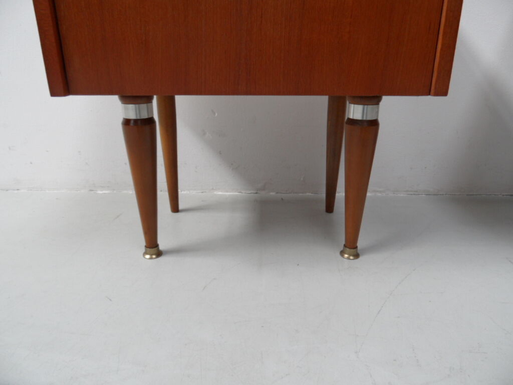 Mid century vintage set of 2 night stands