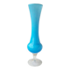 Vase en opaline bleue