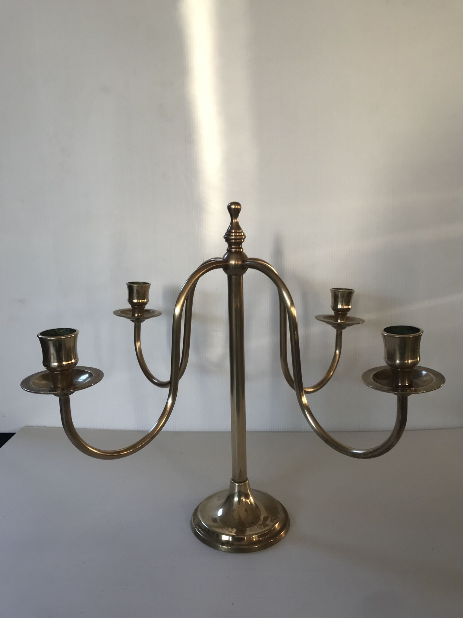 Chandelier en laiton scandinave