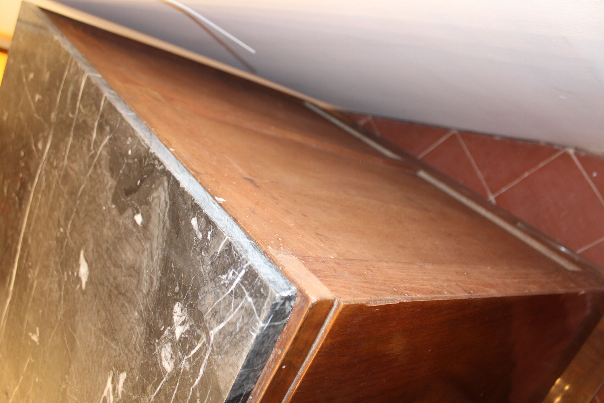 Art deco chest of drawers