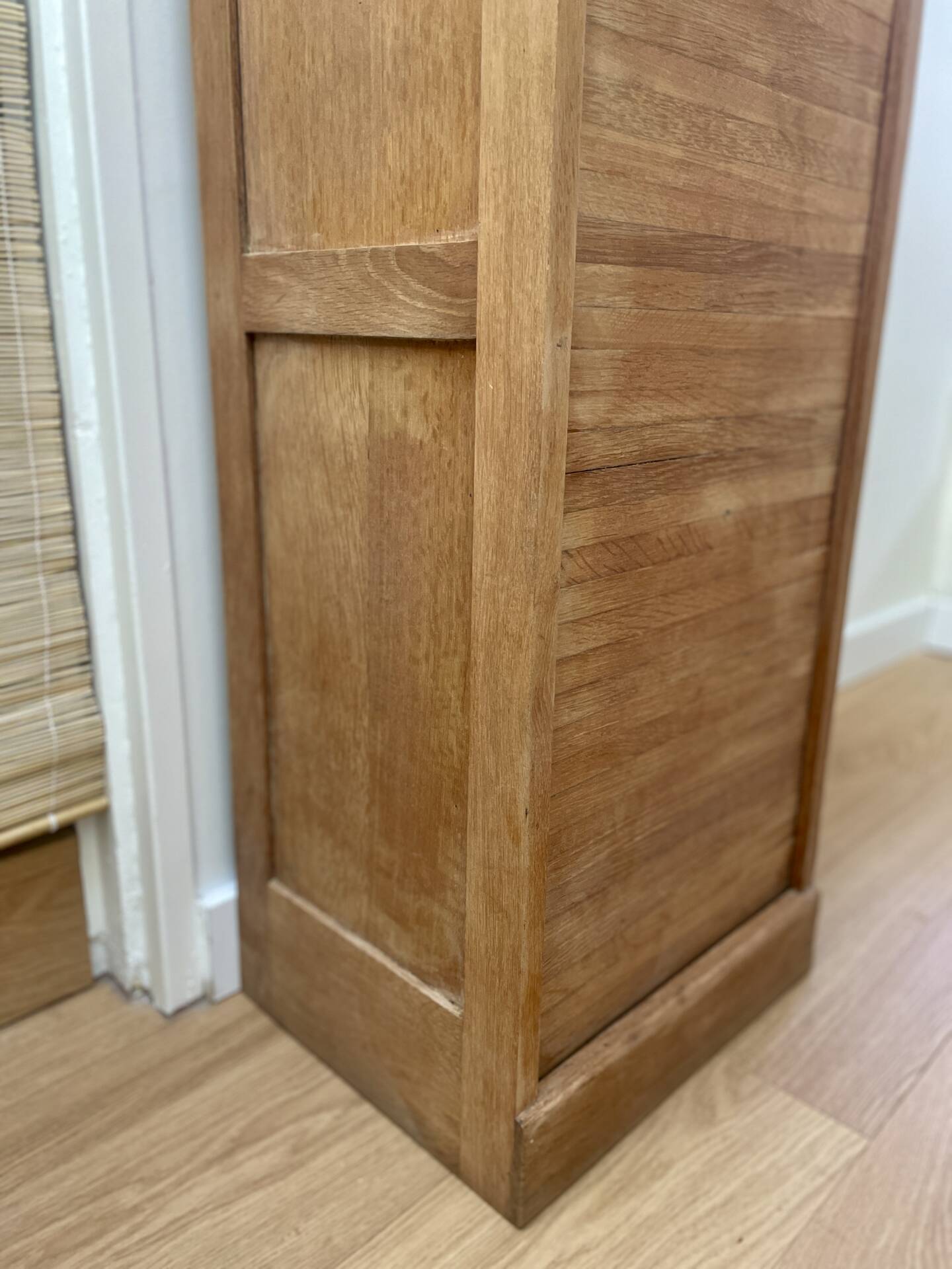 Curtain filing cabinet