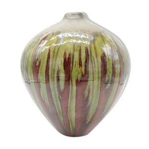 Vase en grès flammé rouge et