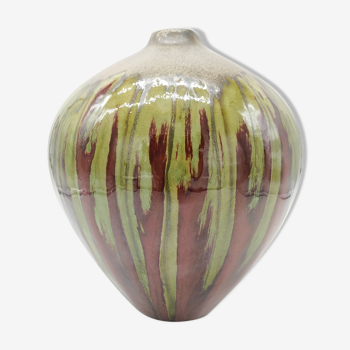 Vase in red and green flamed sandstone 30s