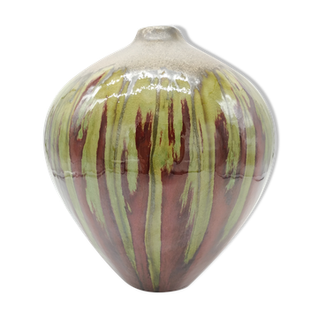 Vase in red and green flamed sandstone 30s