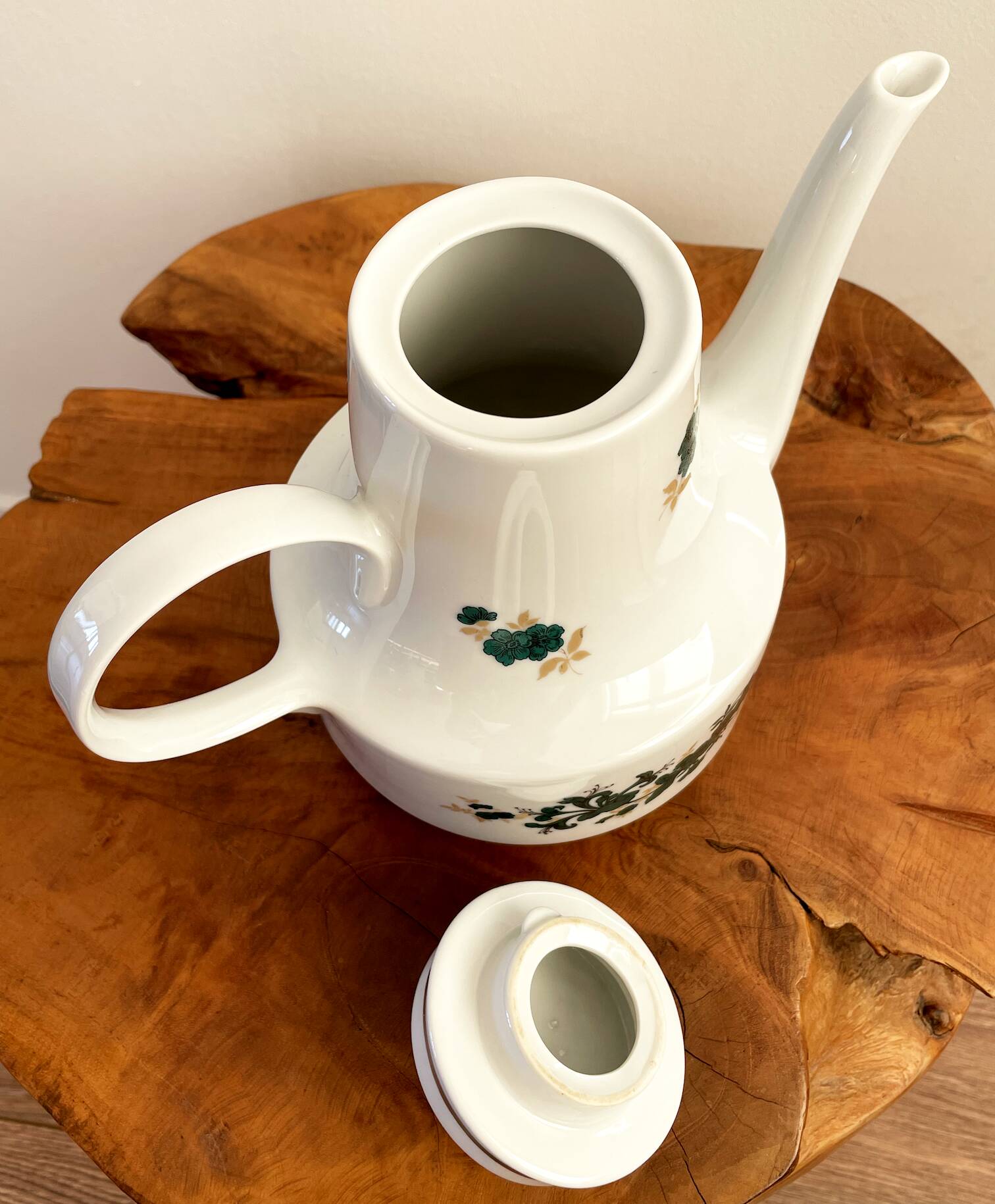 Henneberg 1777 Coffee Pot with Green and Golden Flower Motif, GDR East German Porcelain