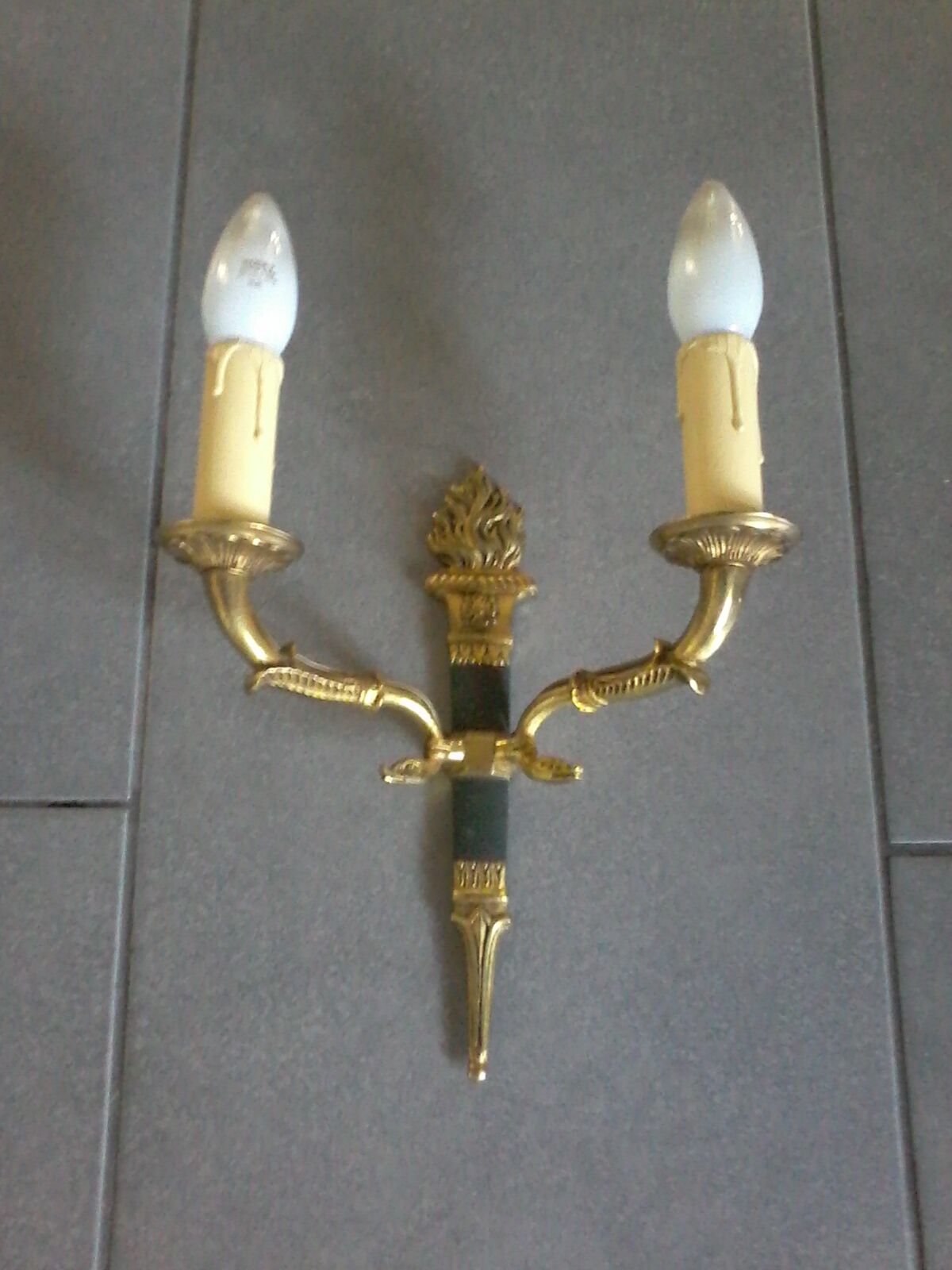 Wall lights with two light arms