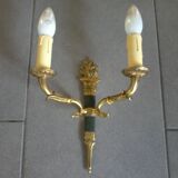 Wall lights with two light arms