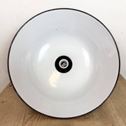Lampe suspendue industrielle en émail noir de AEG, années 1930