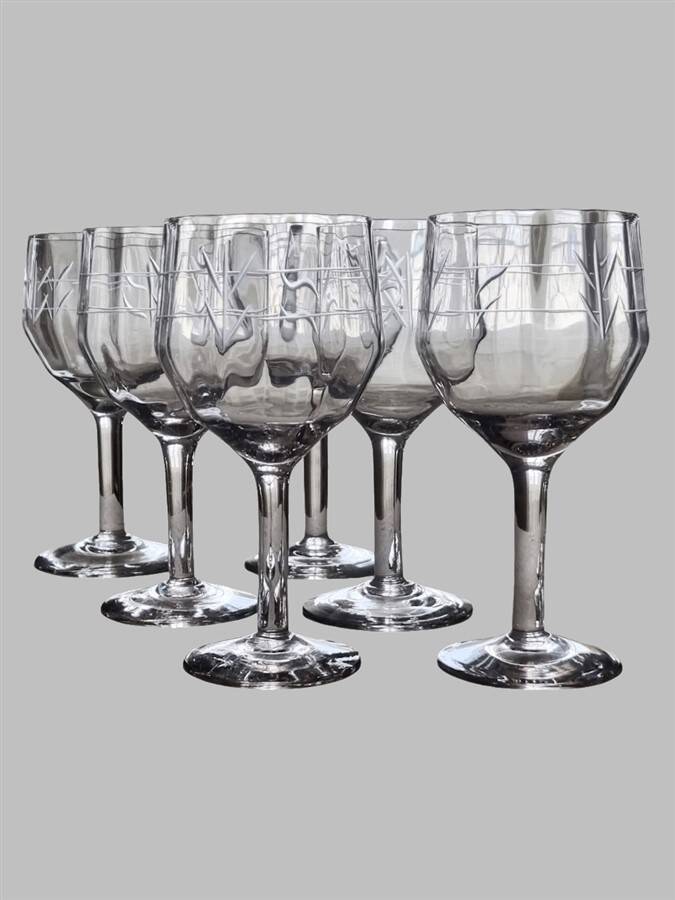 6 stemmed glasses
