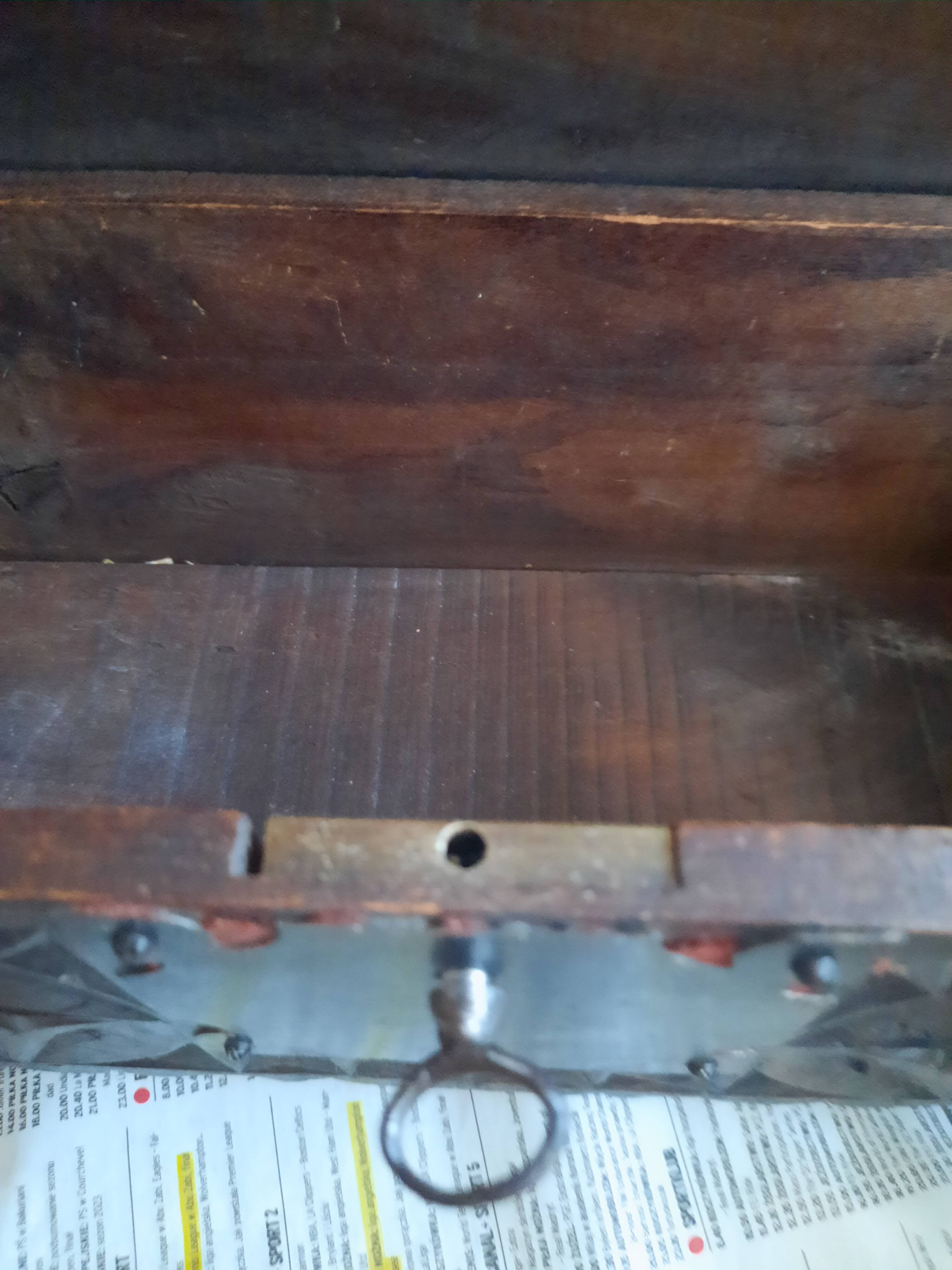 Coffret en bois sculpté