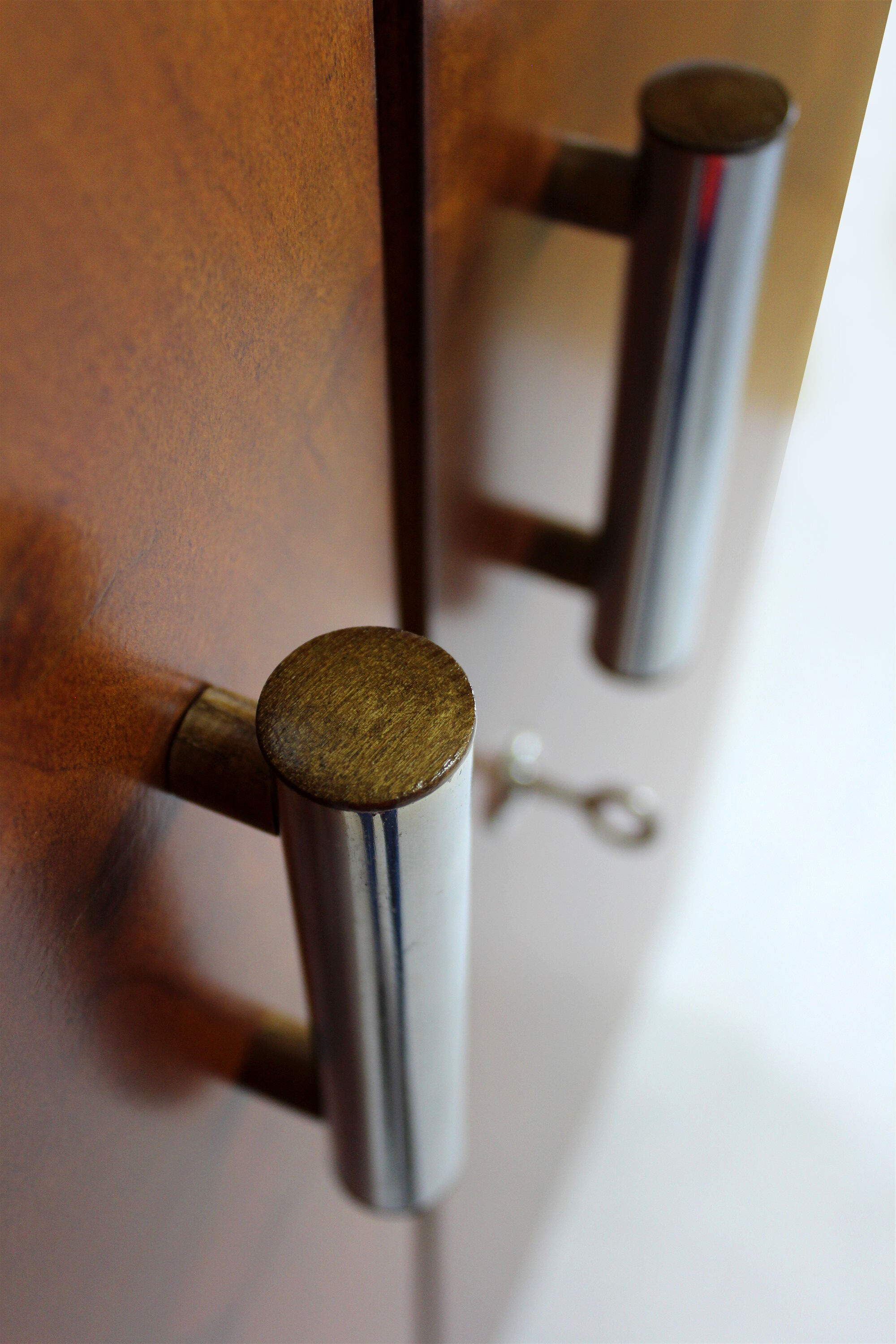 Bauhaus chromed tubular steel and walnut wardrobe, 1930s