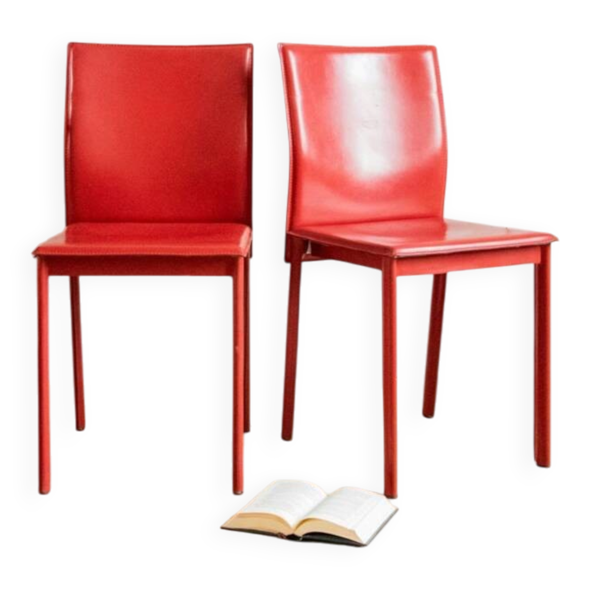 Paire de chaises en cuir
