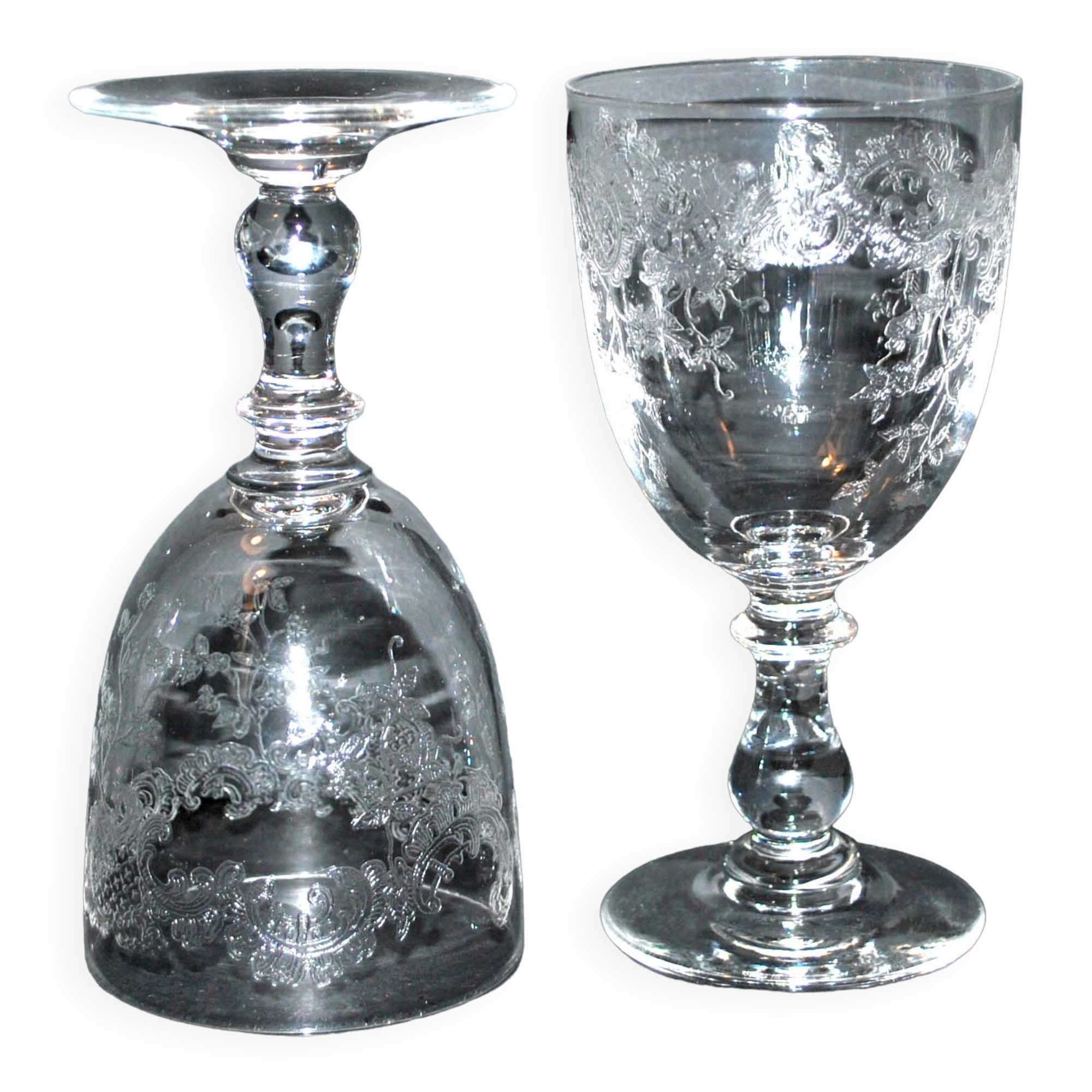 Set of 2 antique glasses in Saint-Louis crystal Model TALMA 1930 Rock crystal engraving 899