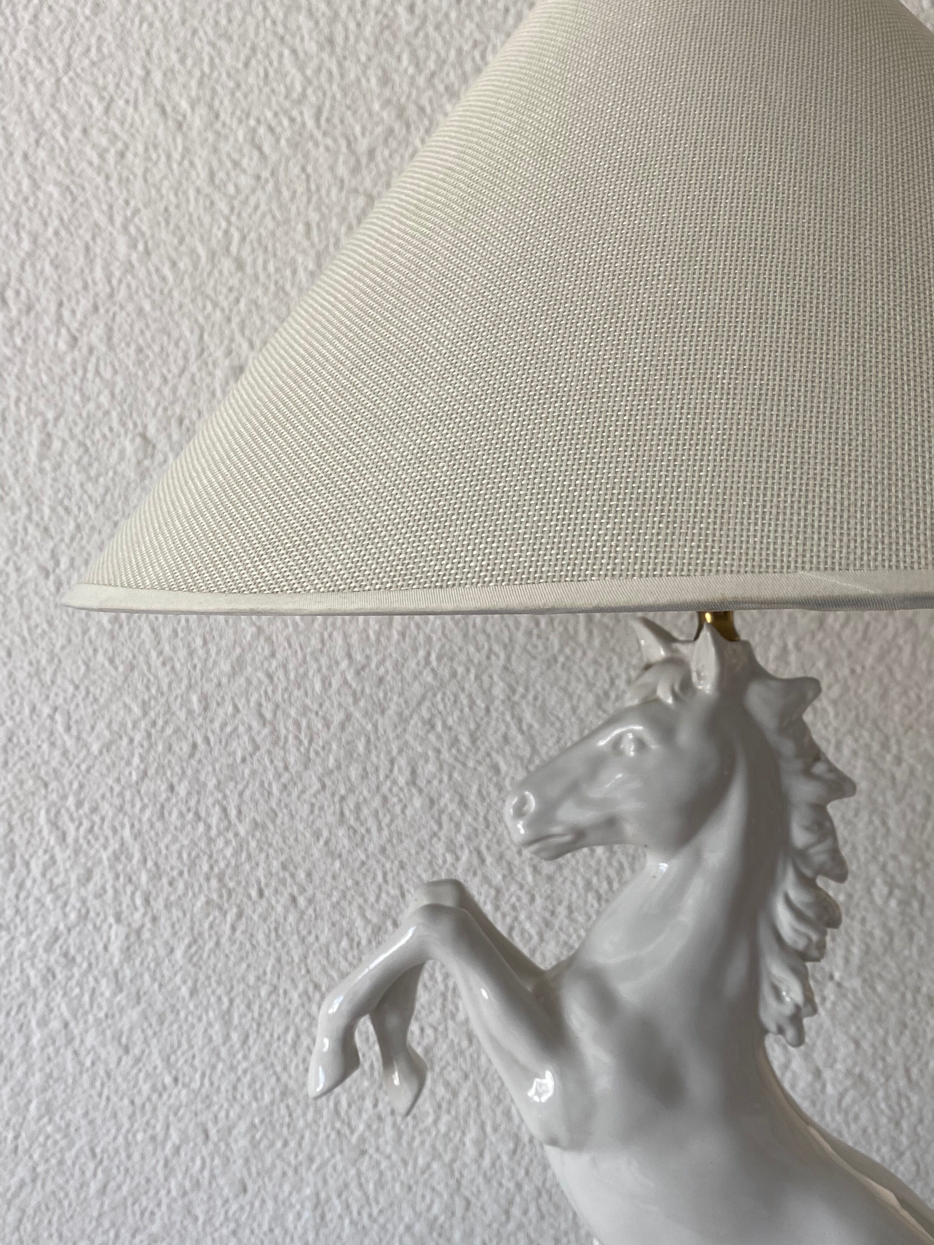 White ceramic zoomorph lamp