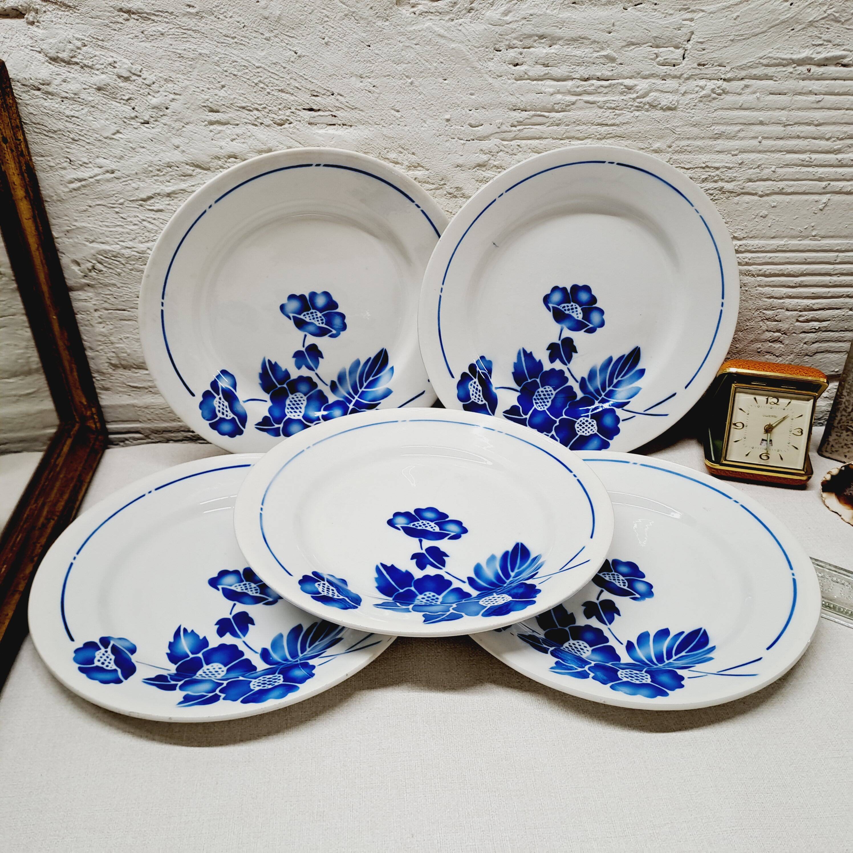 Set of 5 blue flower dinner plates