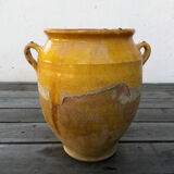 19th-century yellow varnished pot