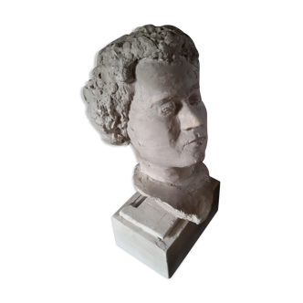 Tête en plâtre sur socle rectangulaire XXème
